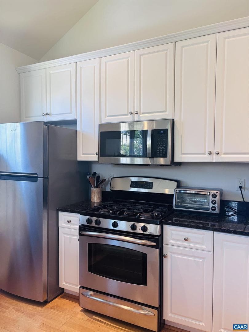 949 Glenwood Station Ln #201 photo 9