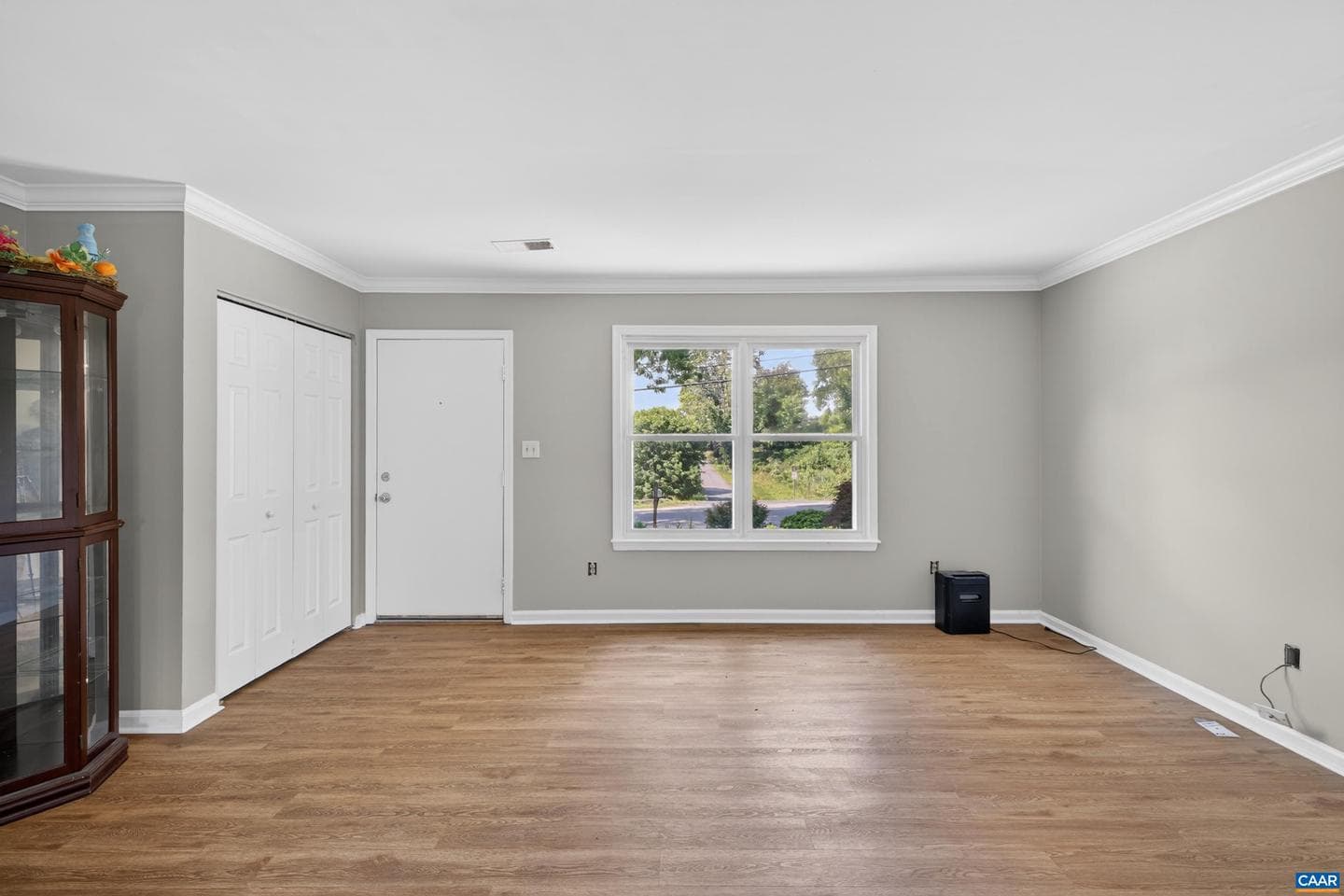 213 Oak St photo 12