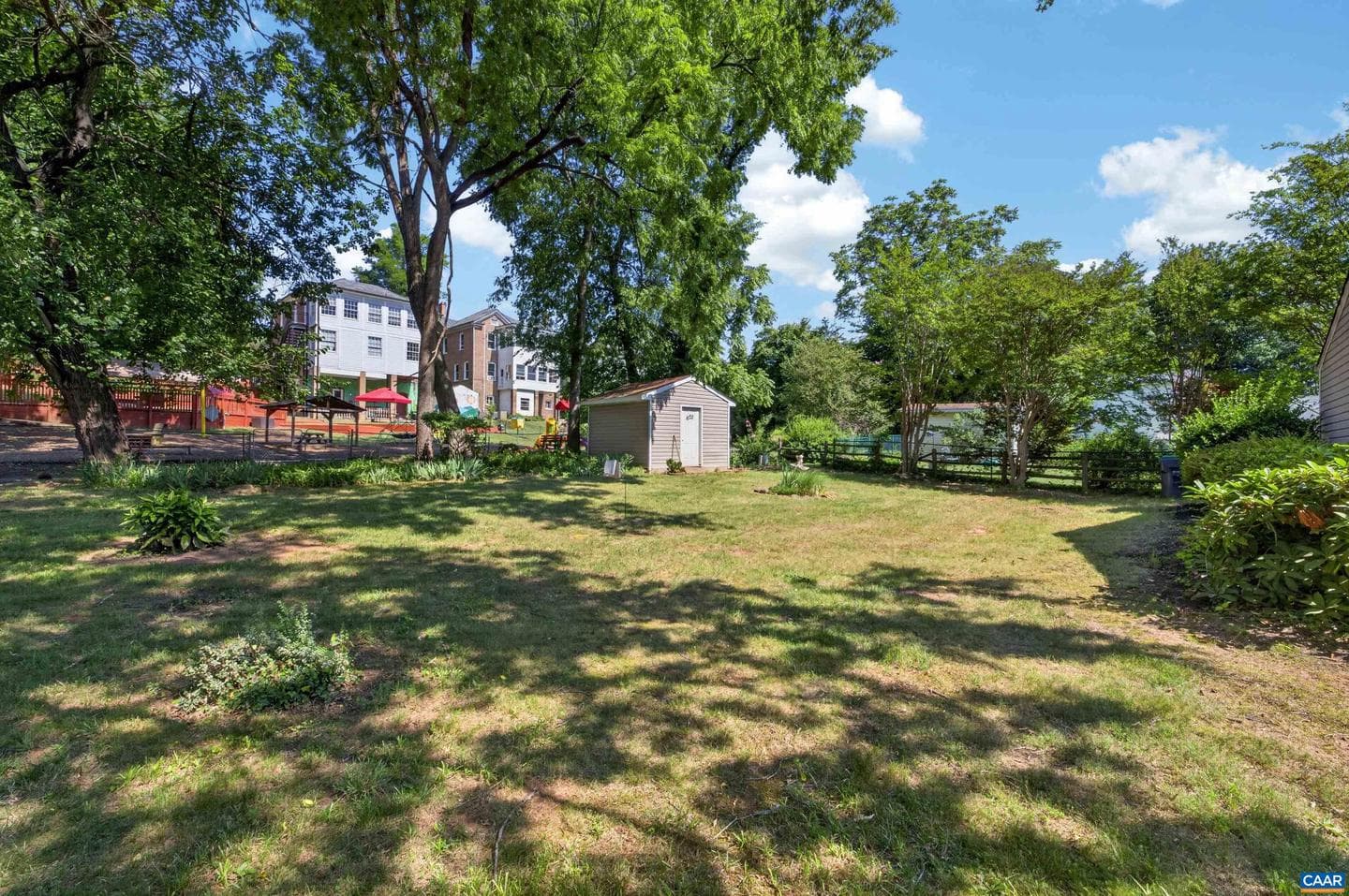 213 Oak St photo 52