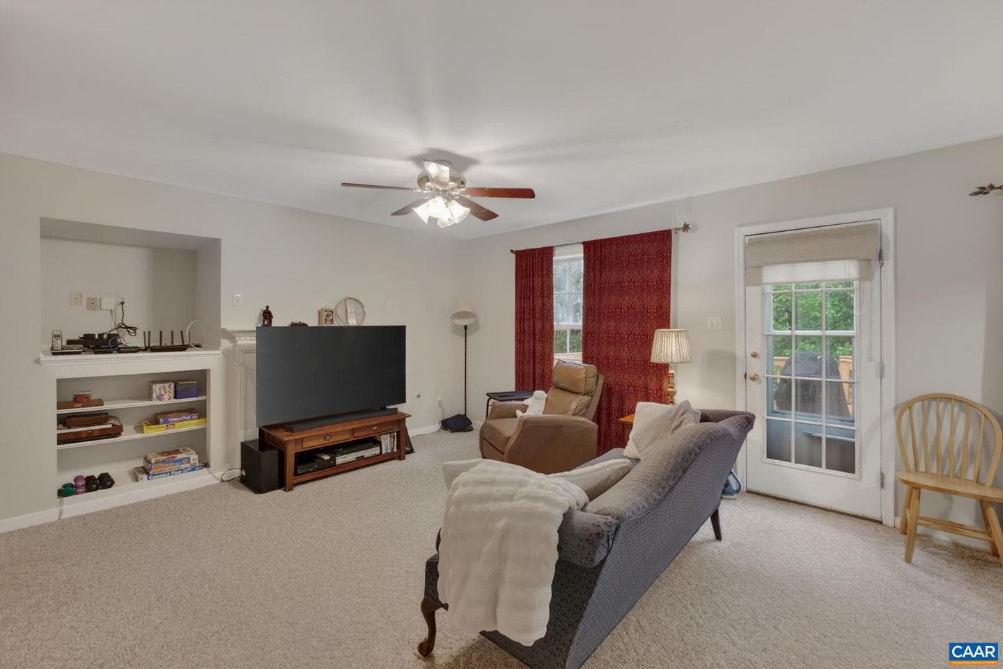 1092 Wintergreen Ln photo 19