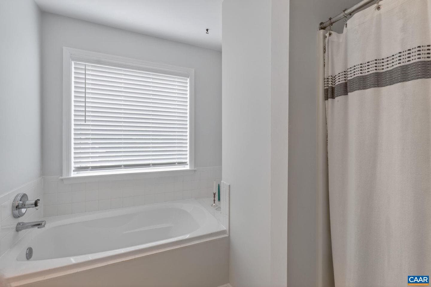 1092 Wintergreen Ln photo 30
