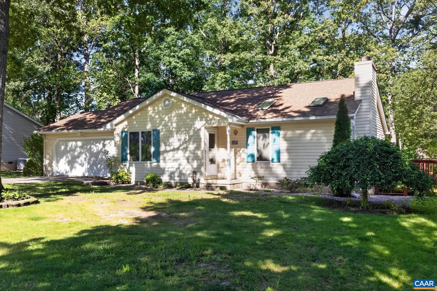 345 Cooper Dr photo 3