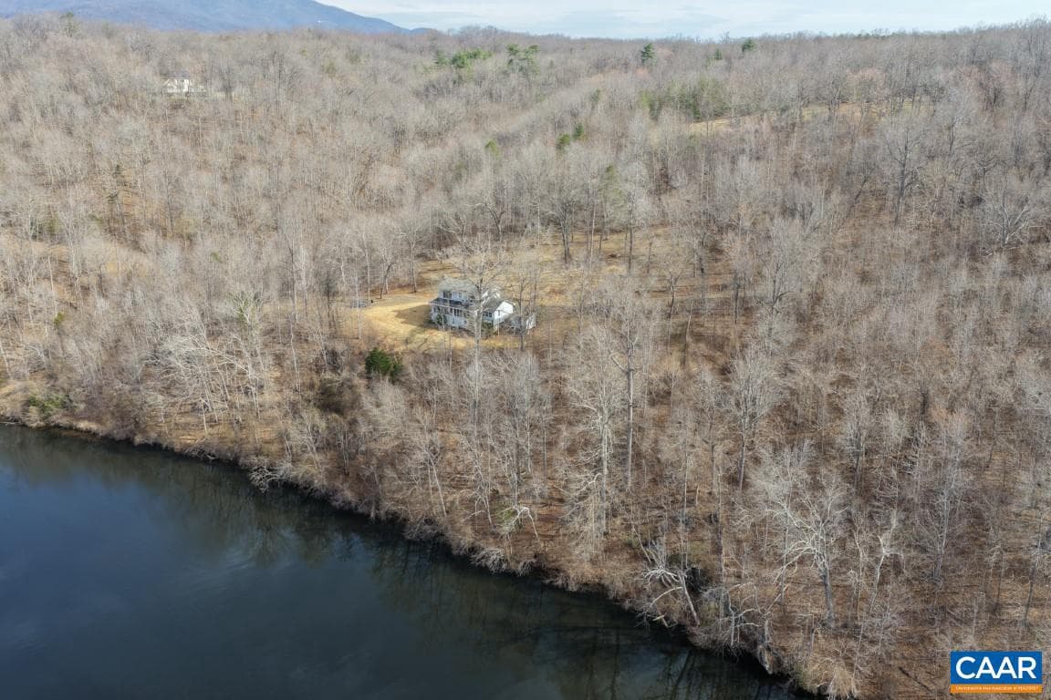426 Burgess Rd photo 6