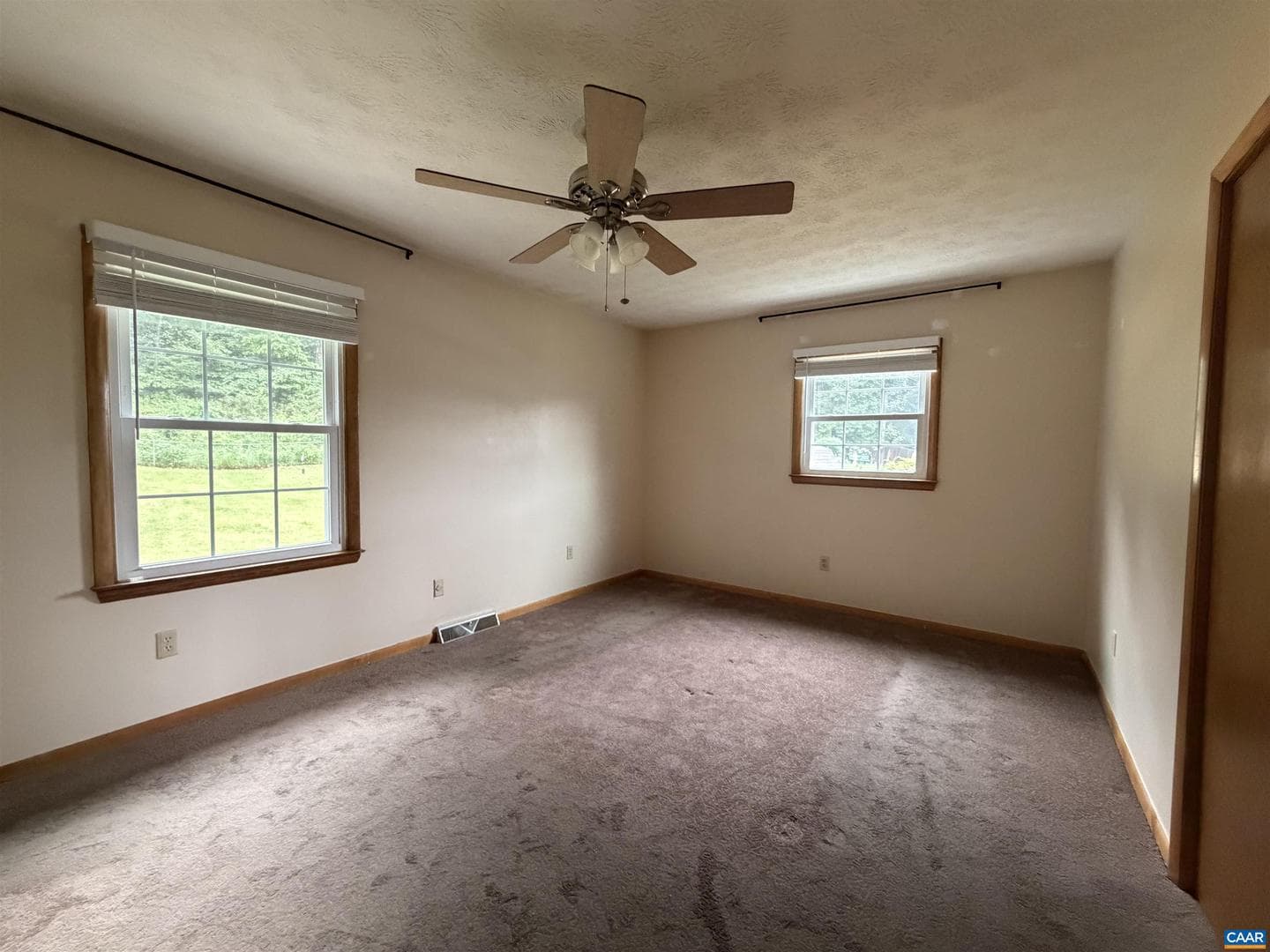 665 Gloria Pl photo 17