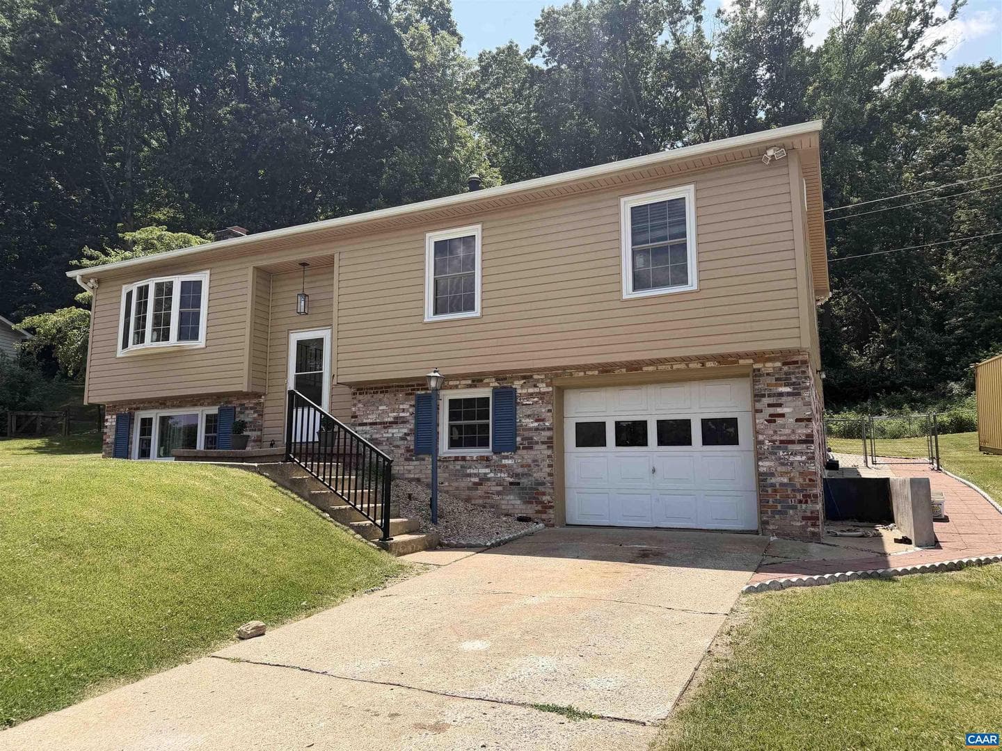 665 Gloria Pl photo 32