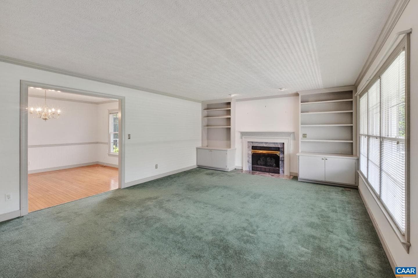 1064 Wintergreen Ln photo 5