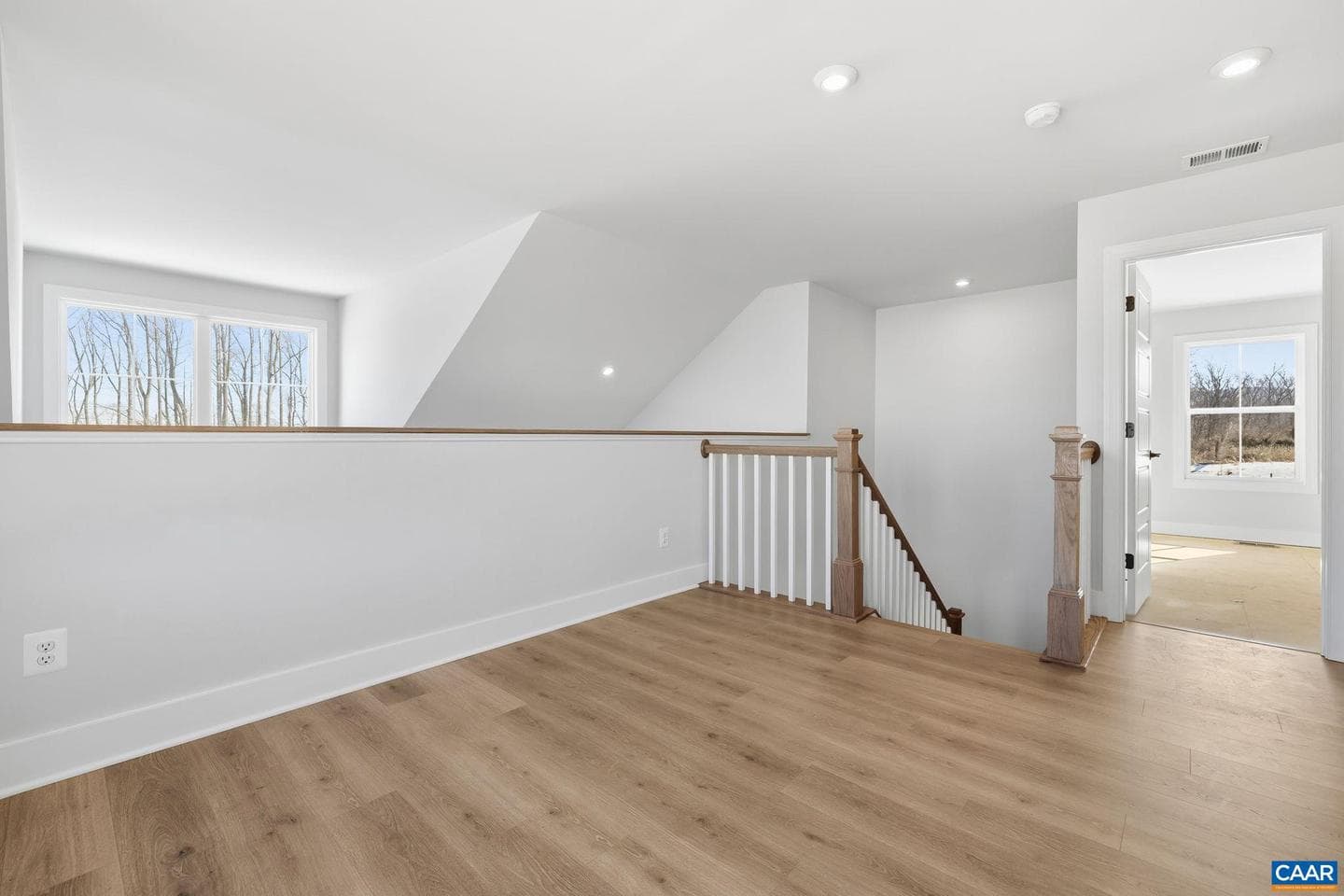22e Wardell Crest photo 25