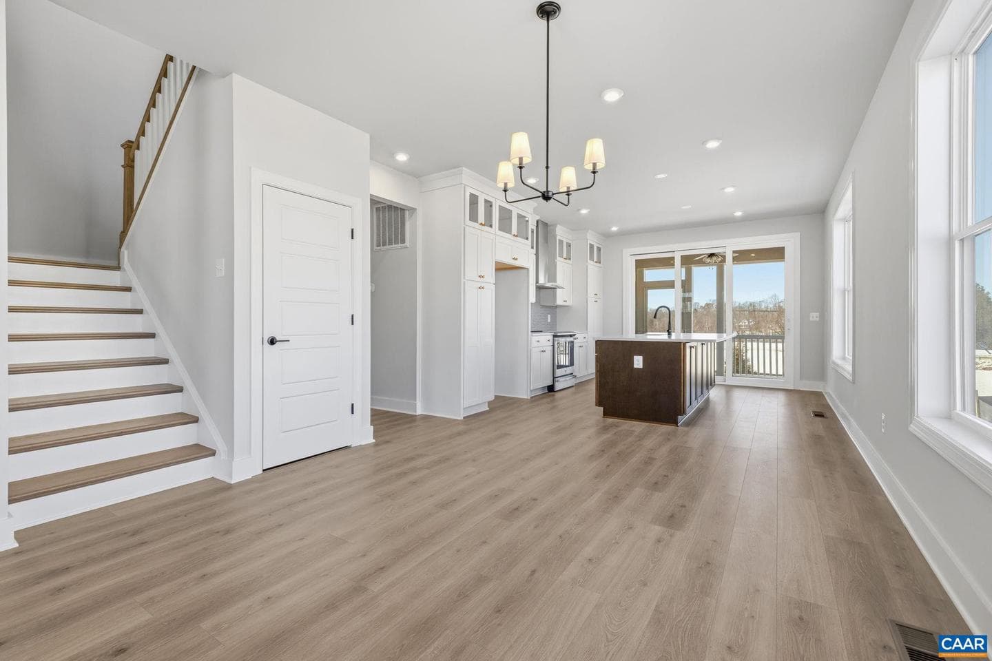 22e Wardell Crest photo 9