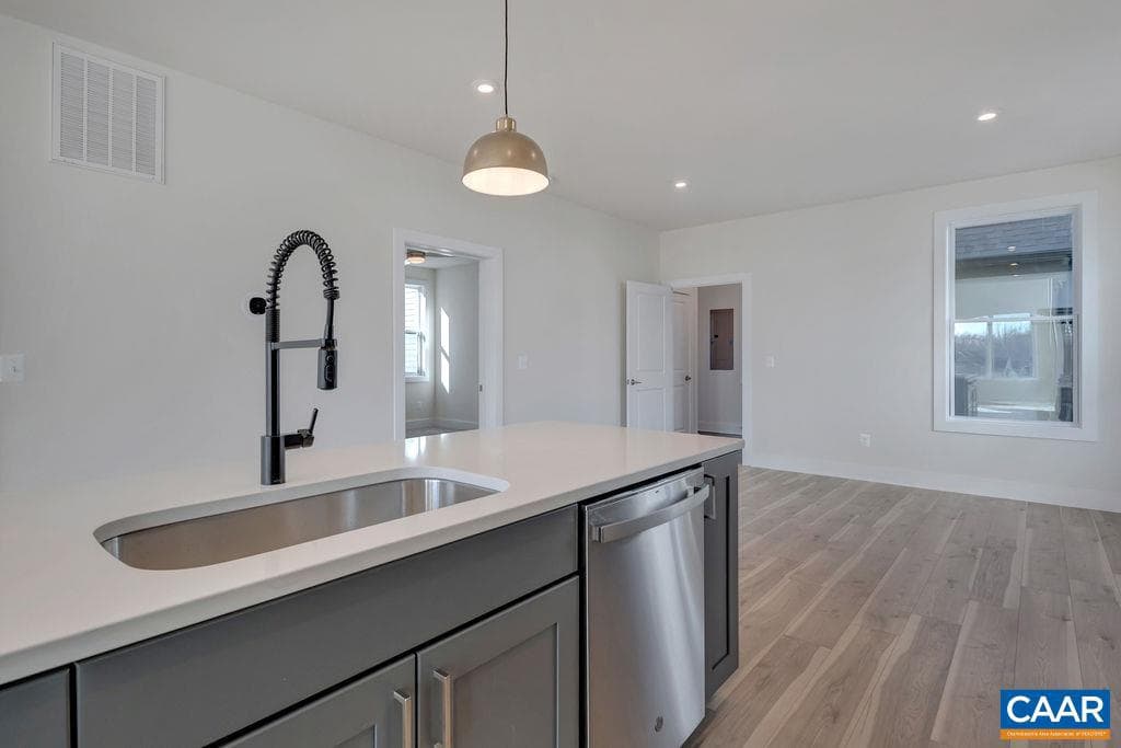 22f Wardell Crest photo 15