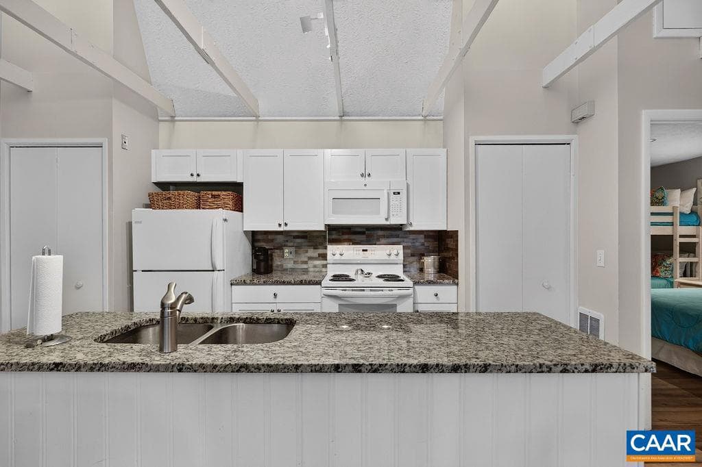 25 Hickorynut Rd photo 10