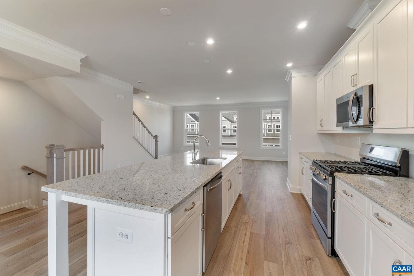 24 Talen Ln photo 16