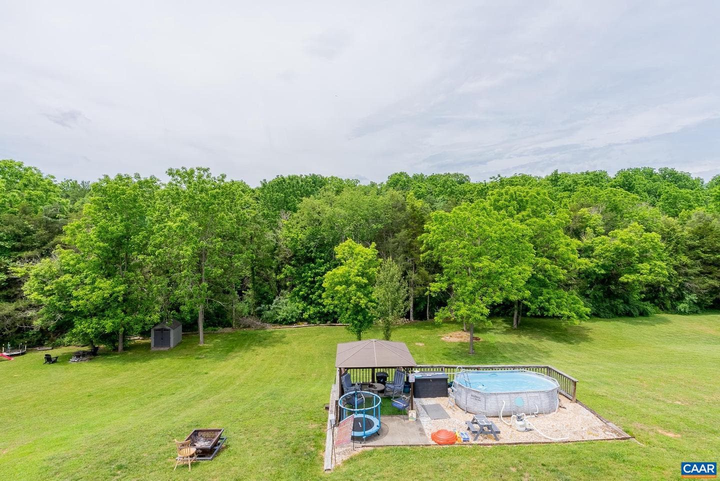 129 Thoroughbred Cir photo 34