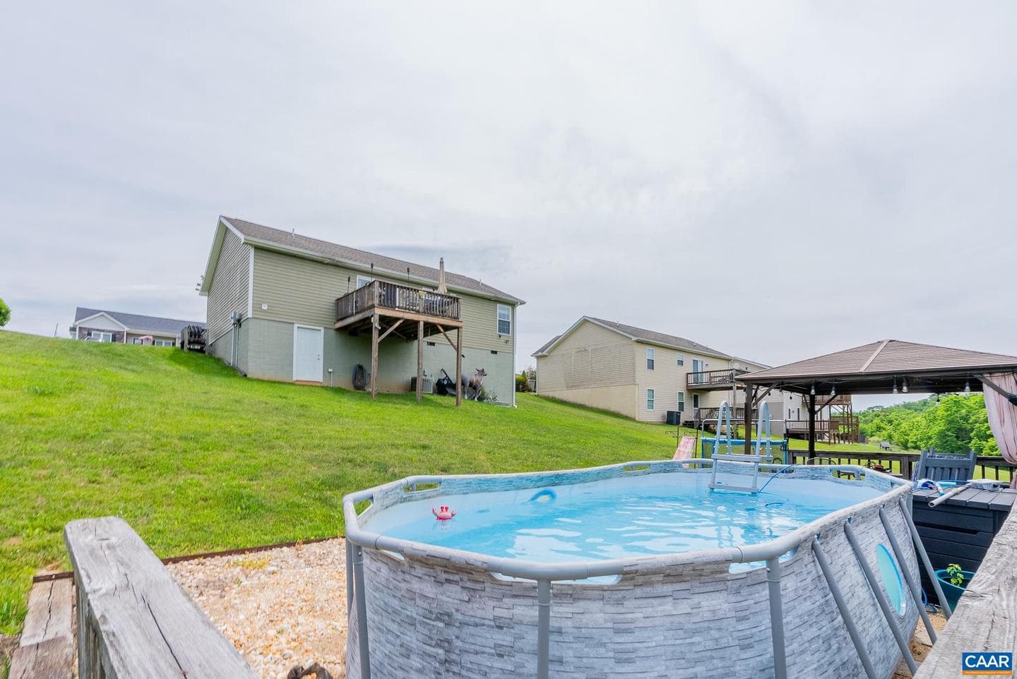 129 Thoroughbred Cir photo 37
