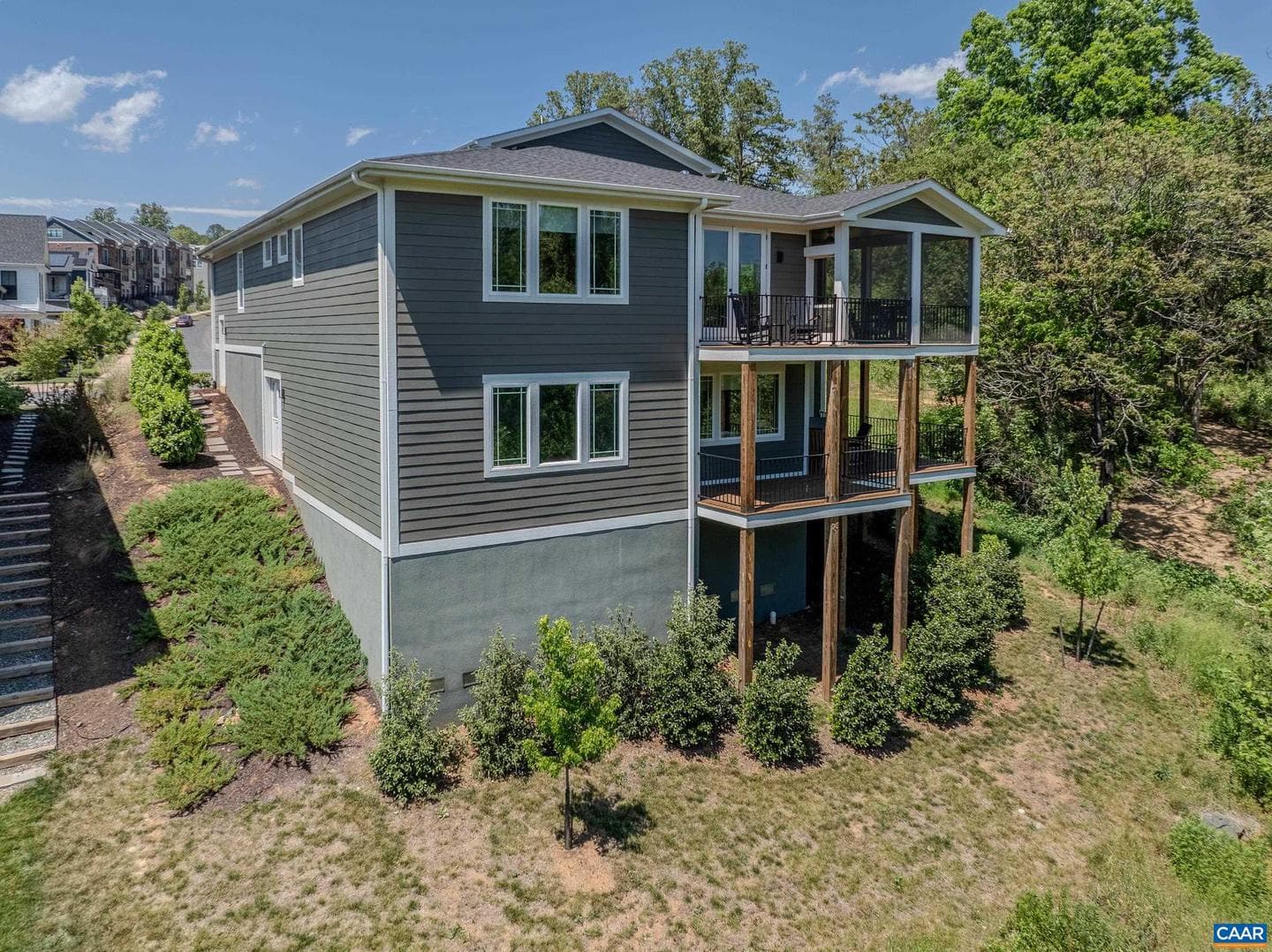 401 Lochlyn Hill Dr photo 69