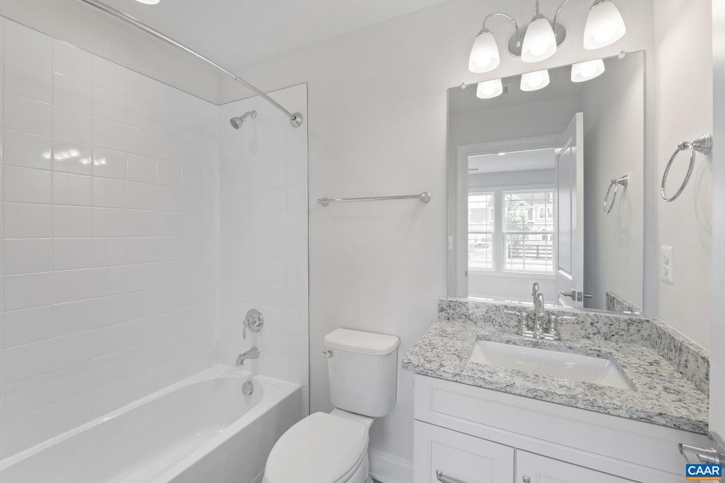 291 Crowninshield Ct photo 4