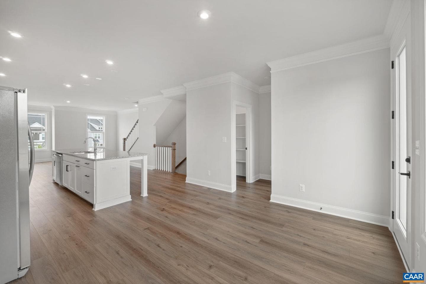 291 Crowninshield Ct photo 7