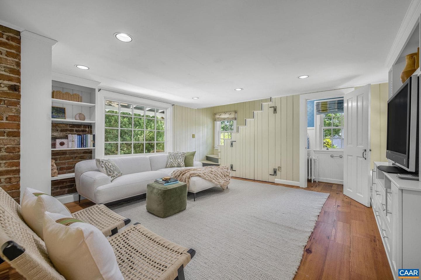 1868 Edgewood Ln photo 25