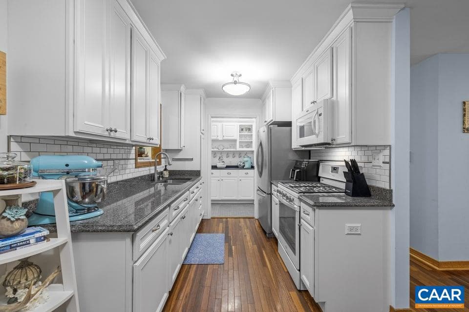 190 Hayman St photo 11