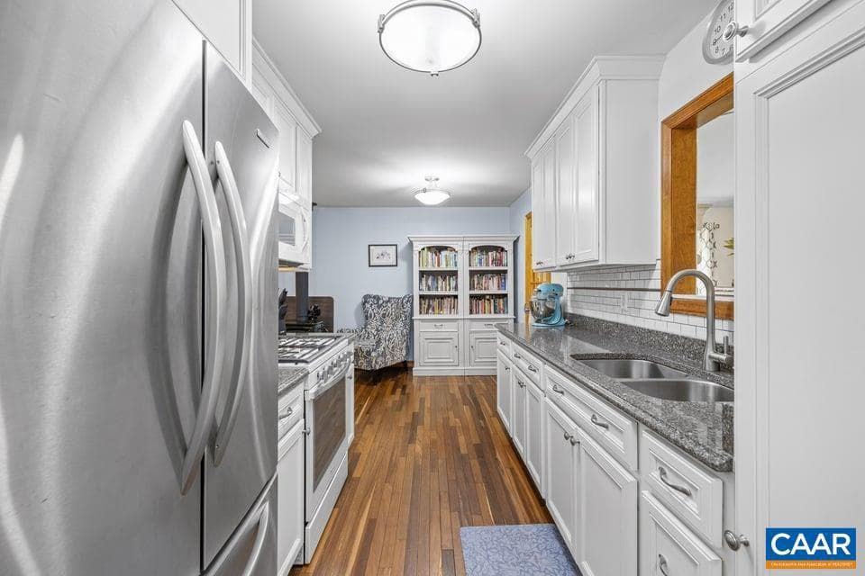 190 Hayman St photo 17