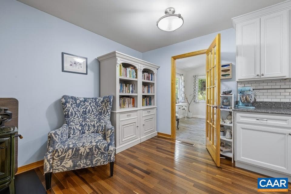 190 Hayman St photo 18
