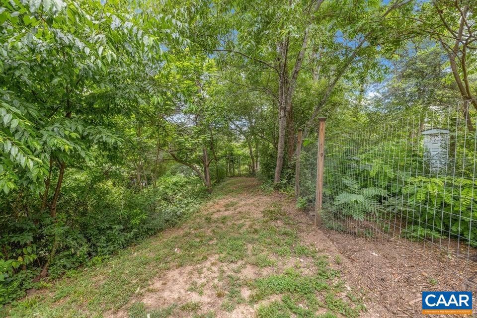 190 Hayman St photo 57