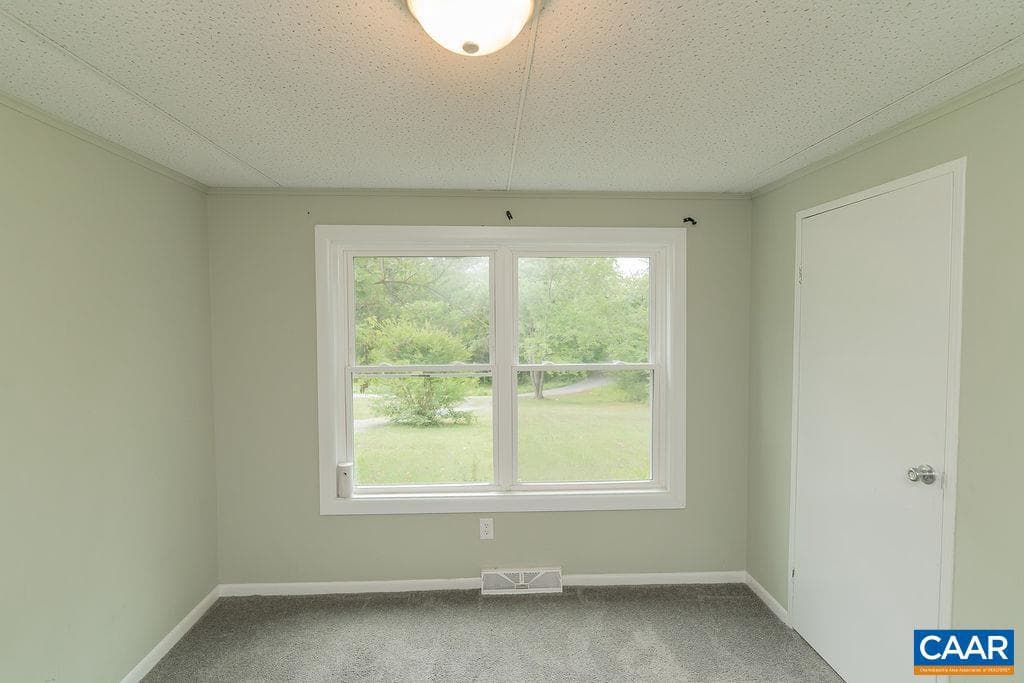 1043 Ford Ave photo 21