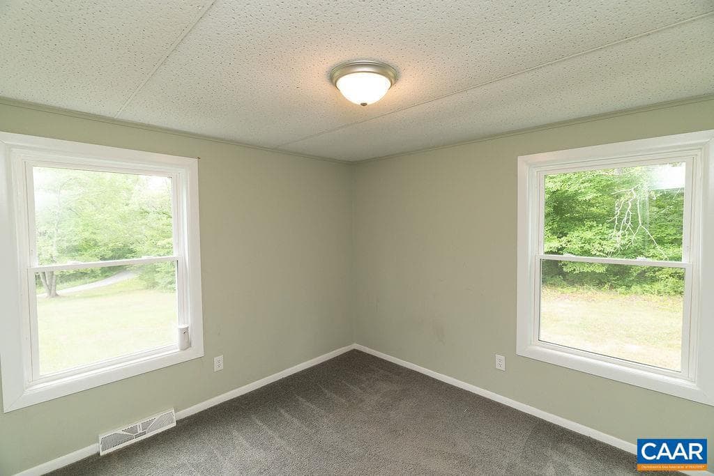1043 Ford Ave photo 24
