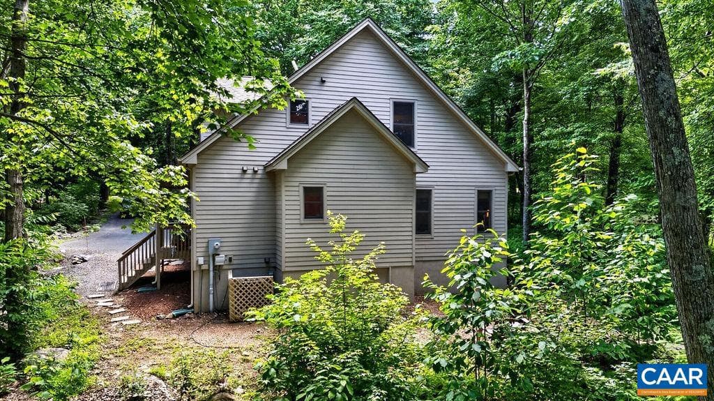 1300 Blue Ridge Dr photo 11