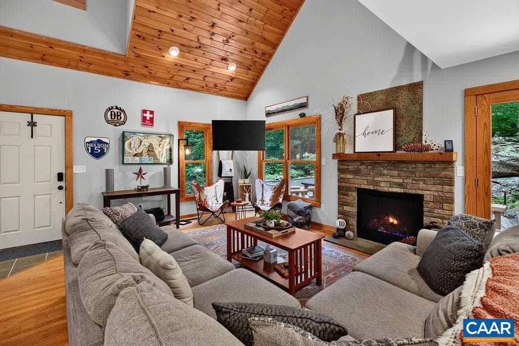 1300 Blue Ridge Dr photo 13