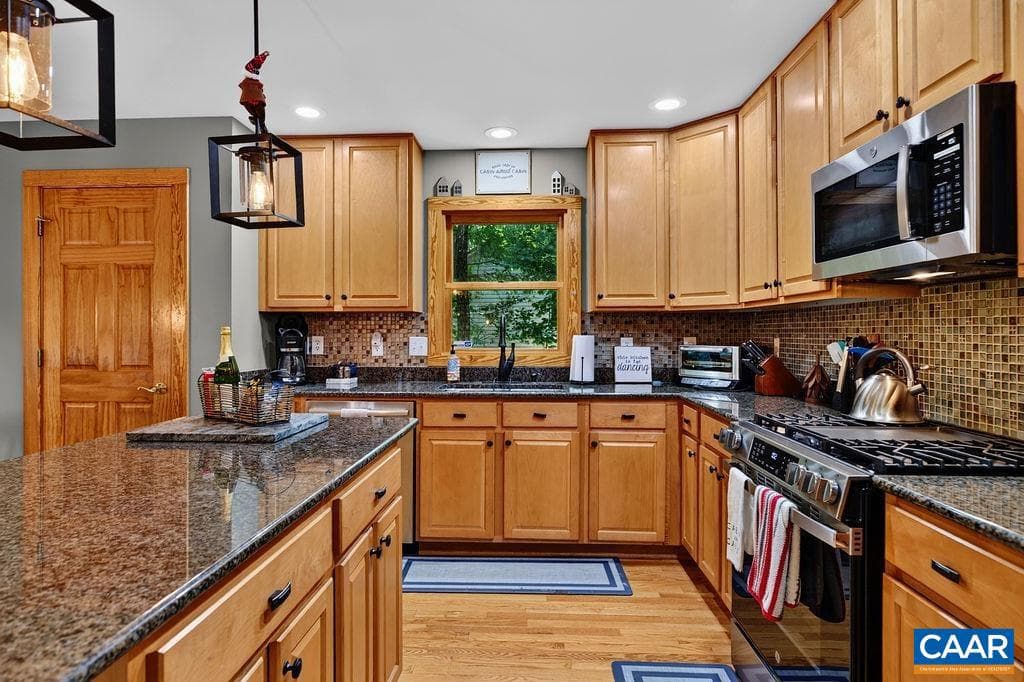 1300 Blue Ridge Dr photo 22