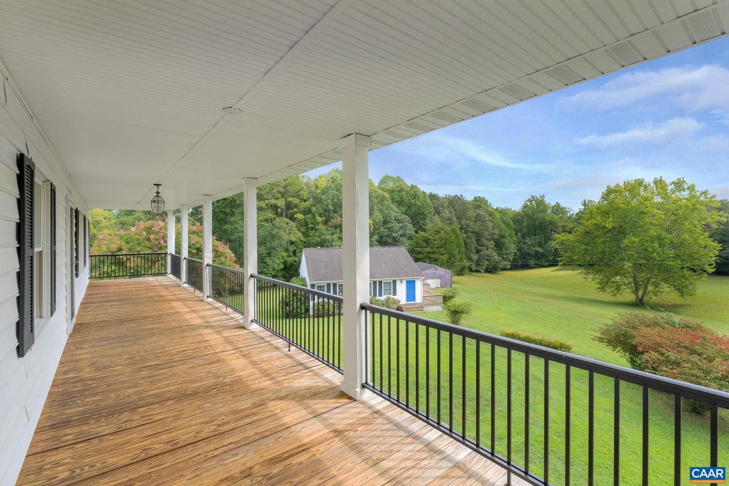 618 Rivanna Woods Dr photo 4