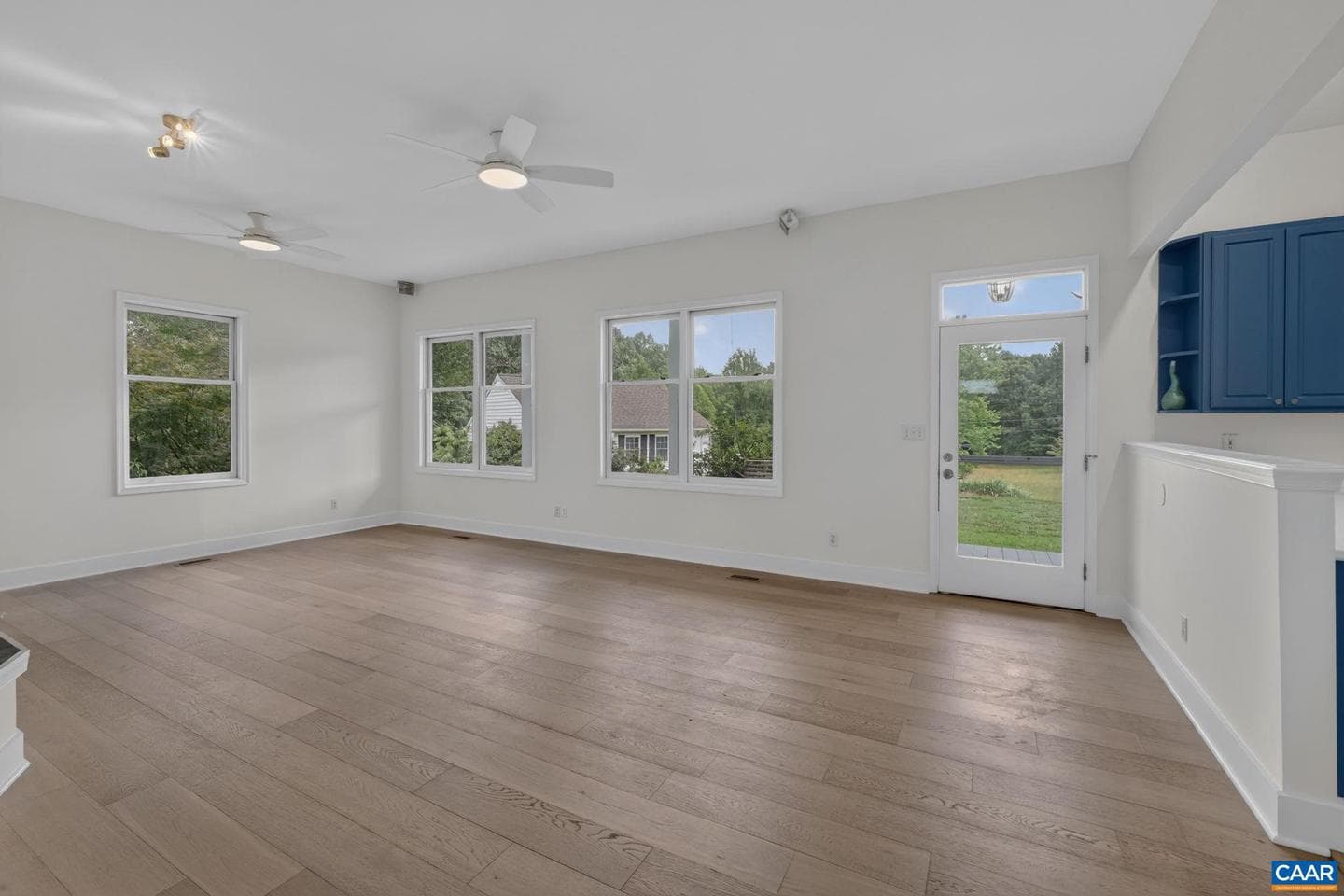 618 Rivanna Woods Dr photo 7