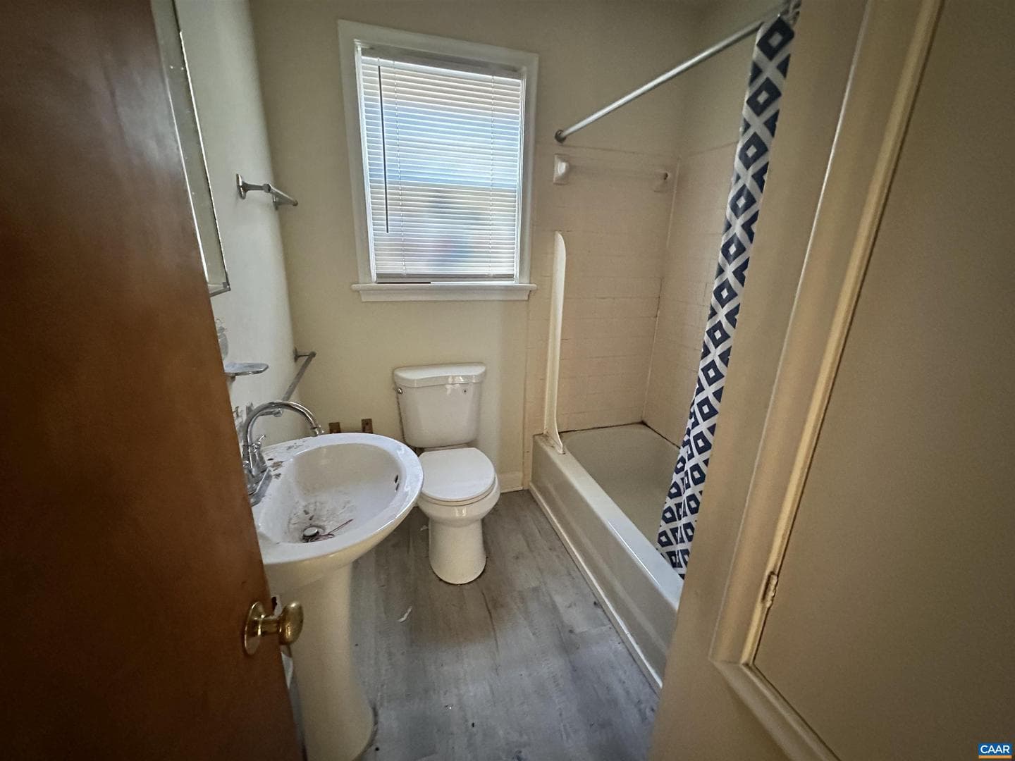 912 Saint Charles Ave photo 12