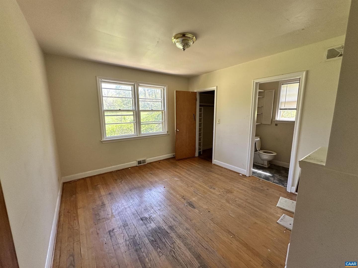 912 Saint Charles Ave photo 15
