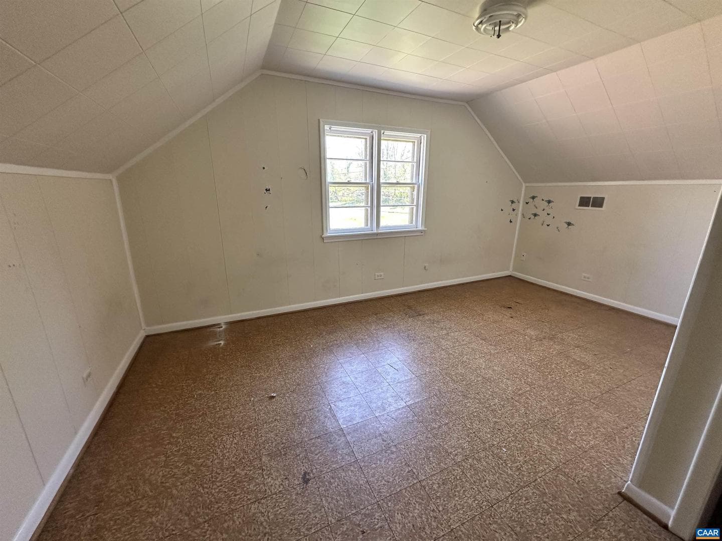 912 Saint Charles Ave photo 19