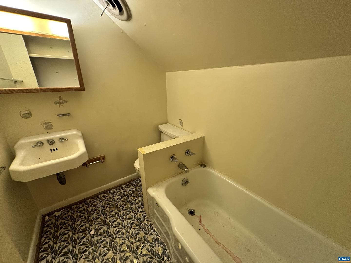 912 Saint Charles Ave photo 21