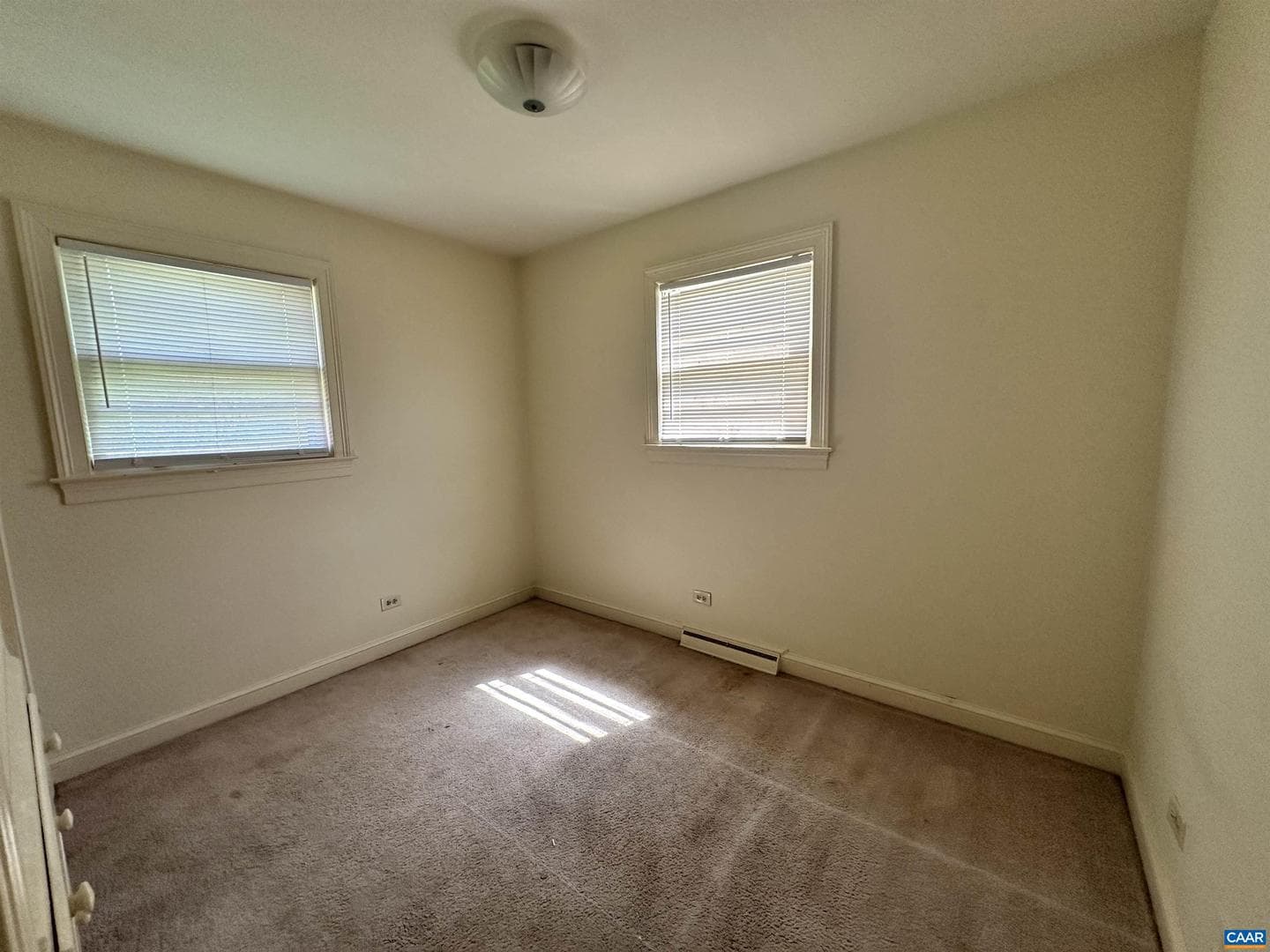 912 Saint Charles Ave photo 33