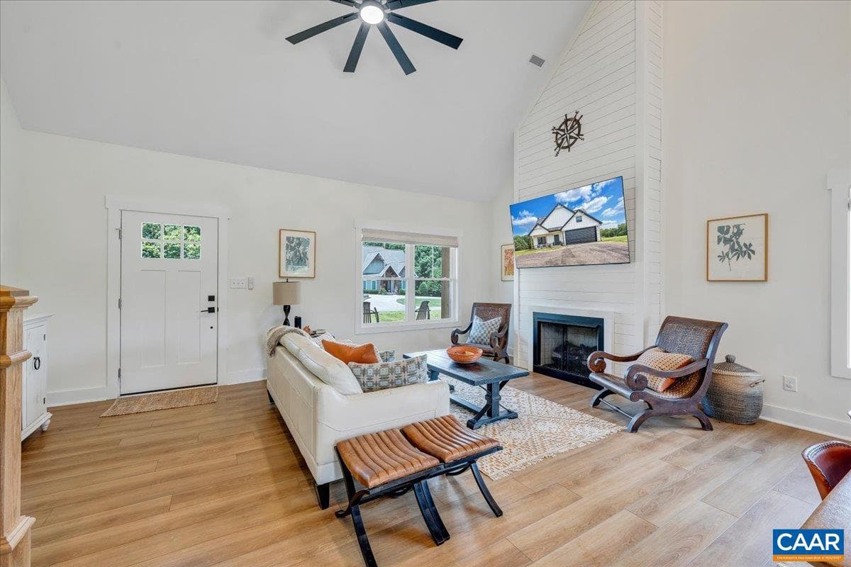 510 Camellia Ln photo 9
