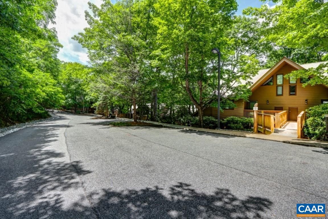 740 Laurelwood Condos photo 31