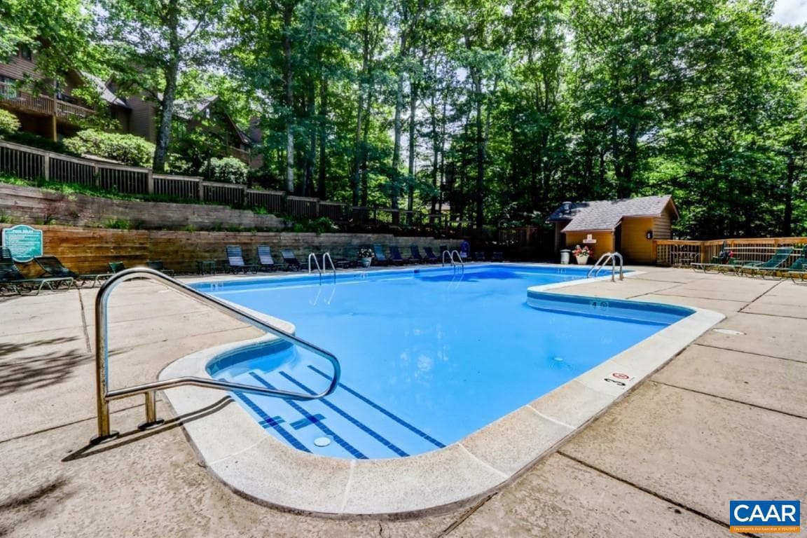 740 Laurelwood Condos photo 38