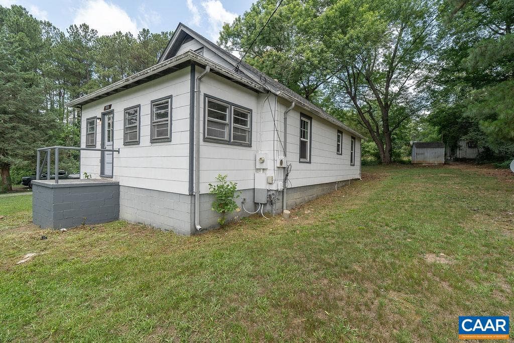 1893 W River Rd photo 29