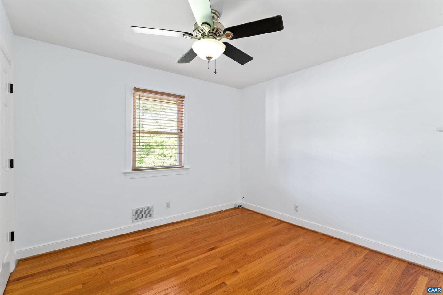 8005 Washington Ct photo 25