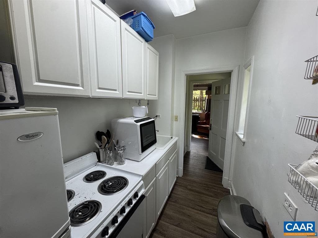 1820 Rugby Pl photo 7