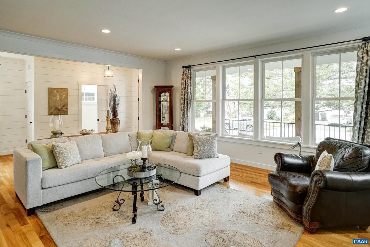 3298 Rowcross St photo 11