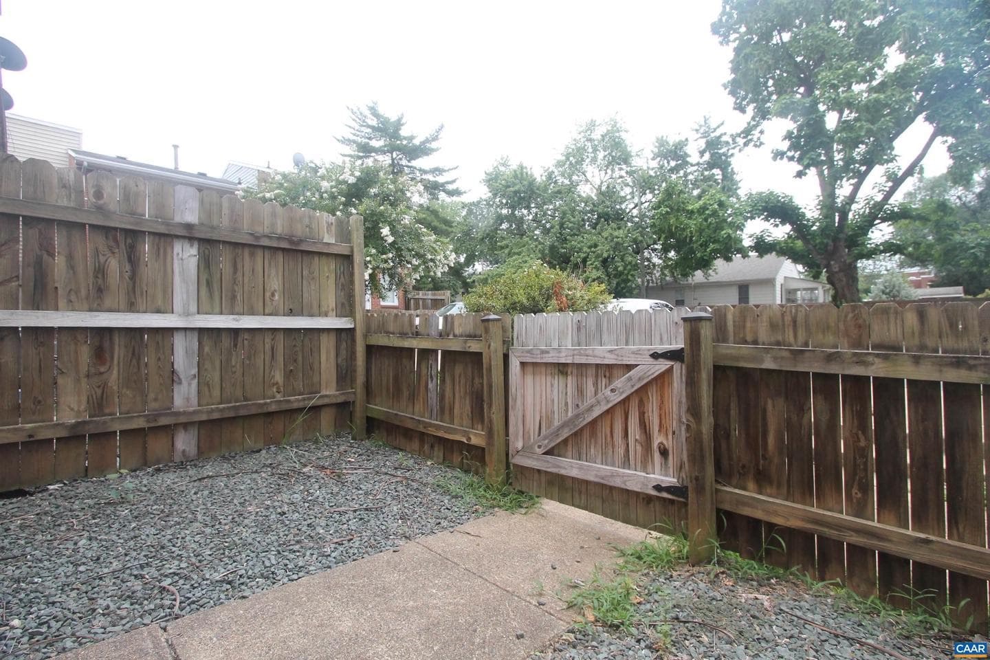 909 Forest St photo 13