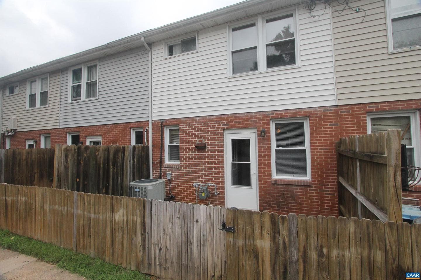 909 Forest St photo 15