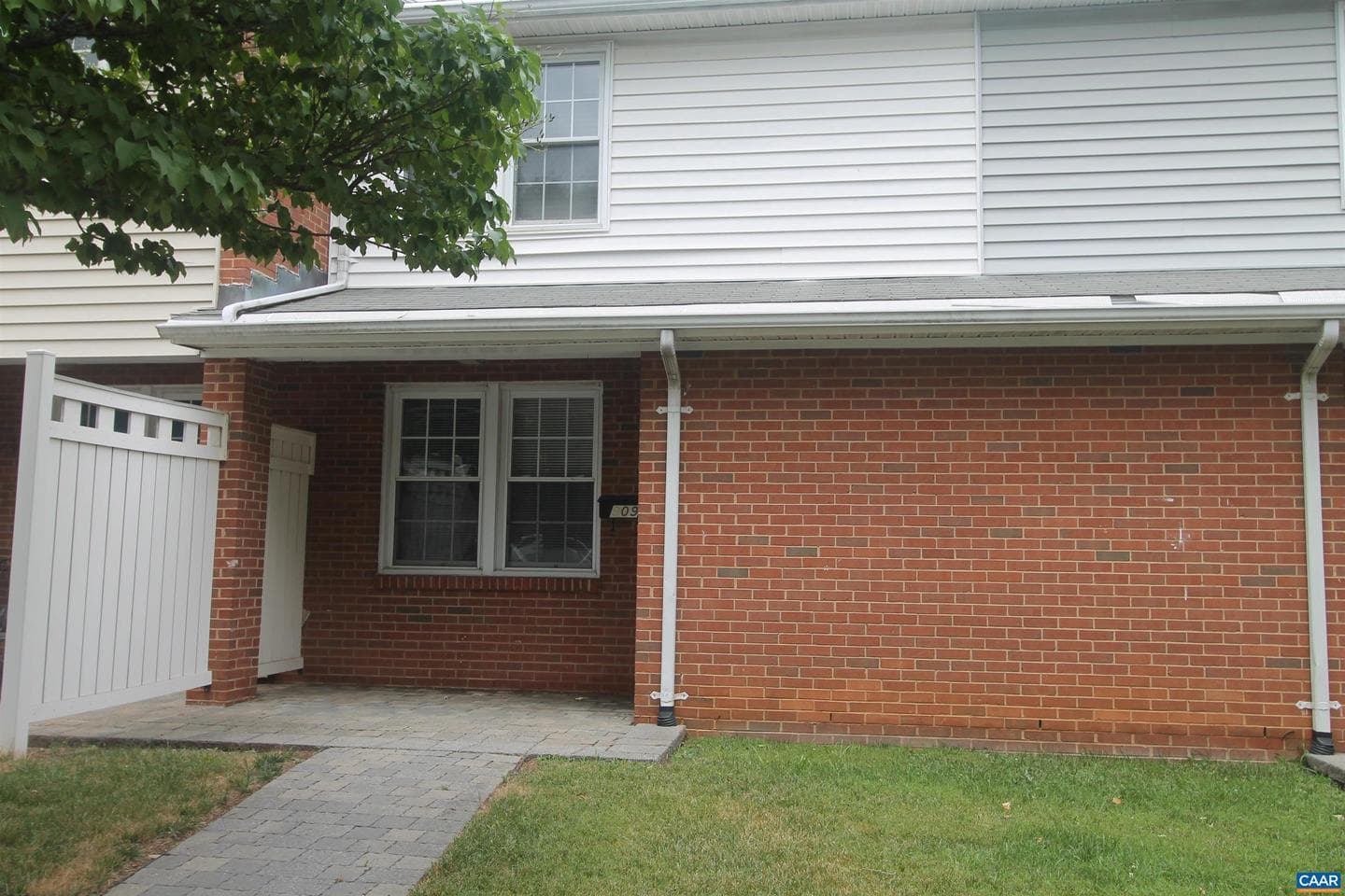 909 Forest St photo 17