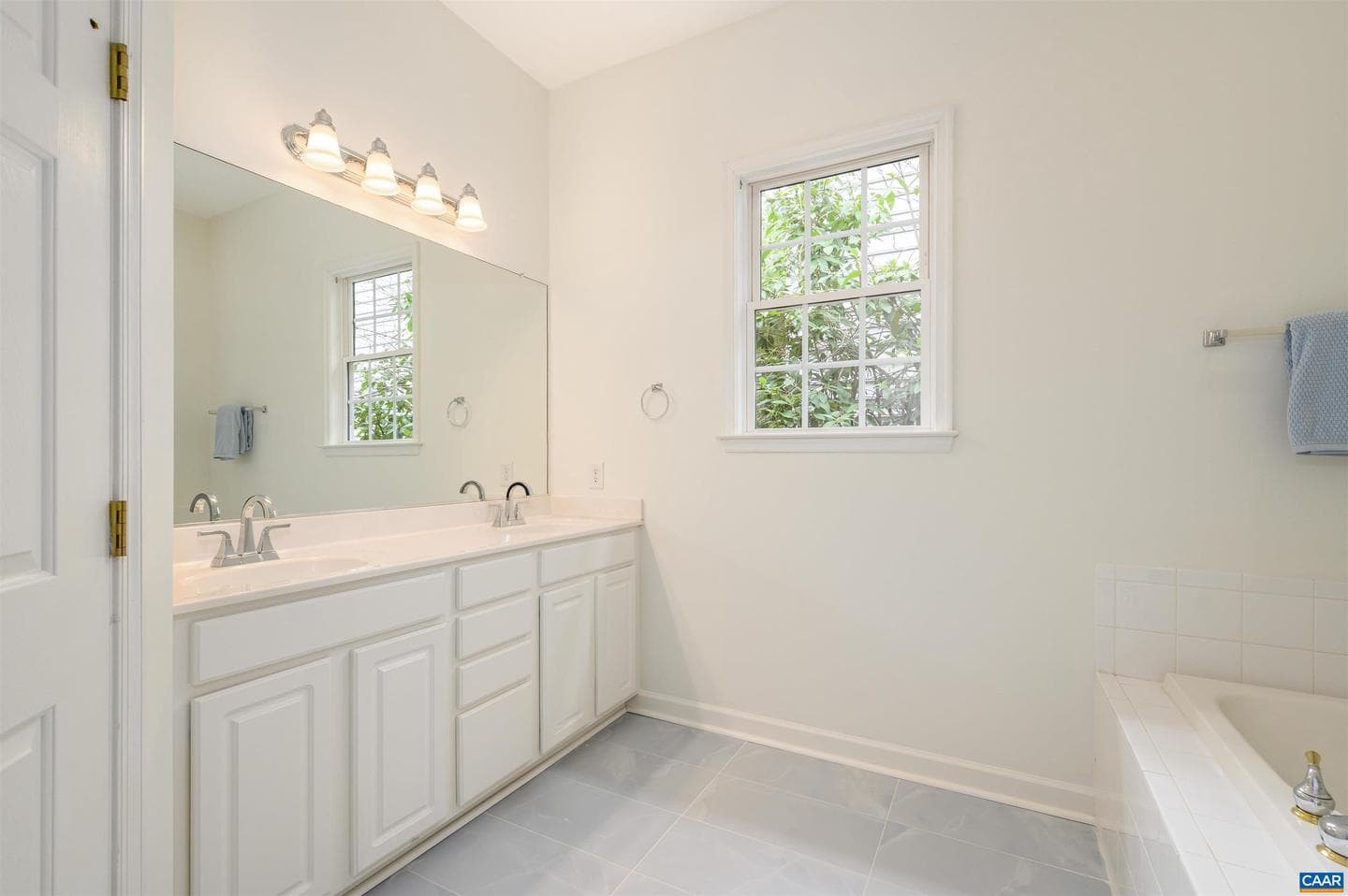 3365 Turnberry Cir photo 9