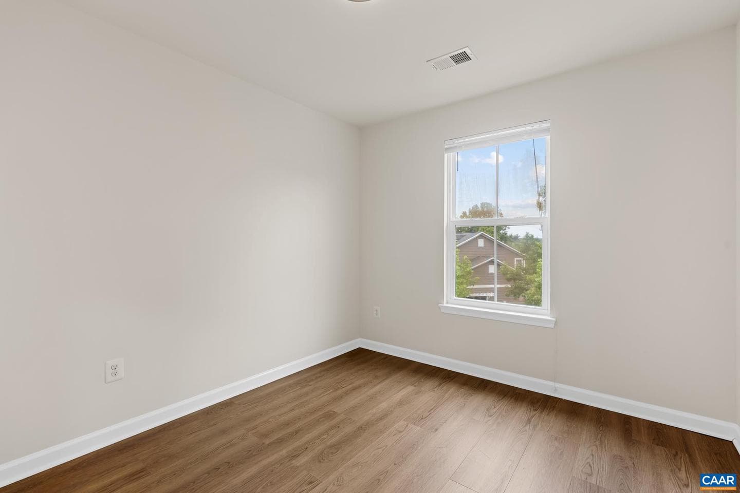 1690 Wickham Way photo 35