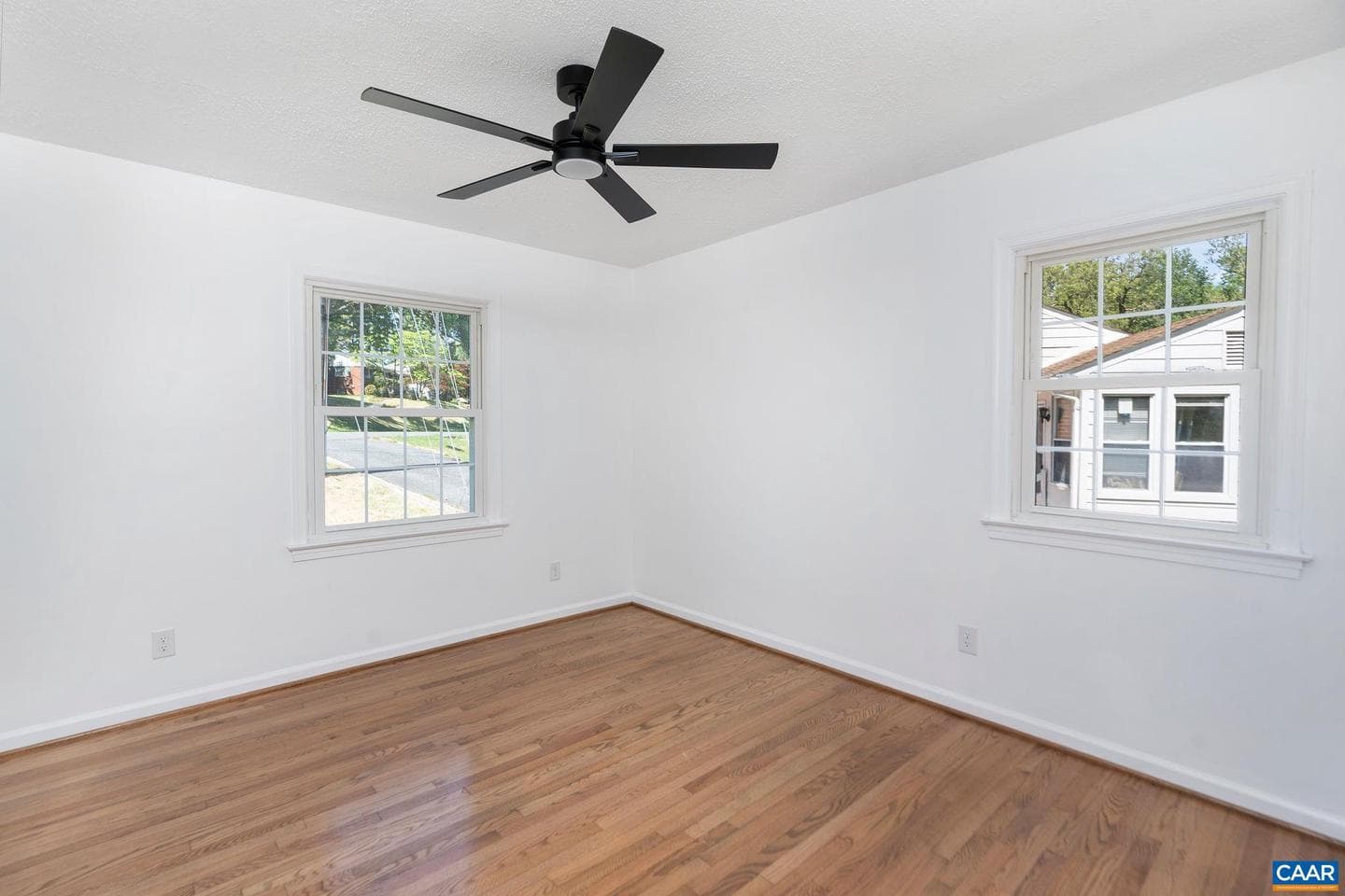 2208 Banbury St photo 35